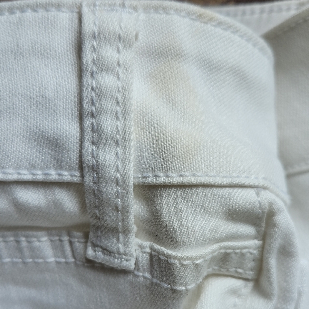 4/$20 St Johns Bay White Crop Women Jeans - Picture 3 of 5